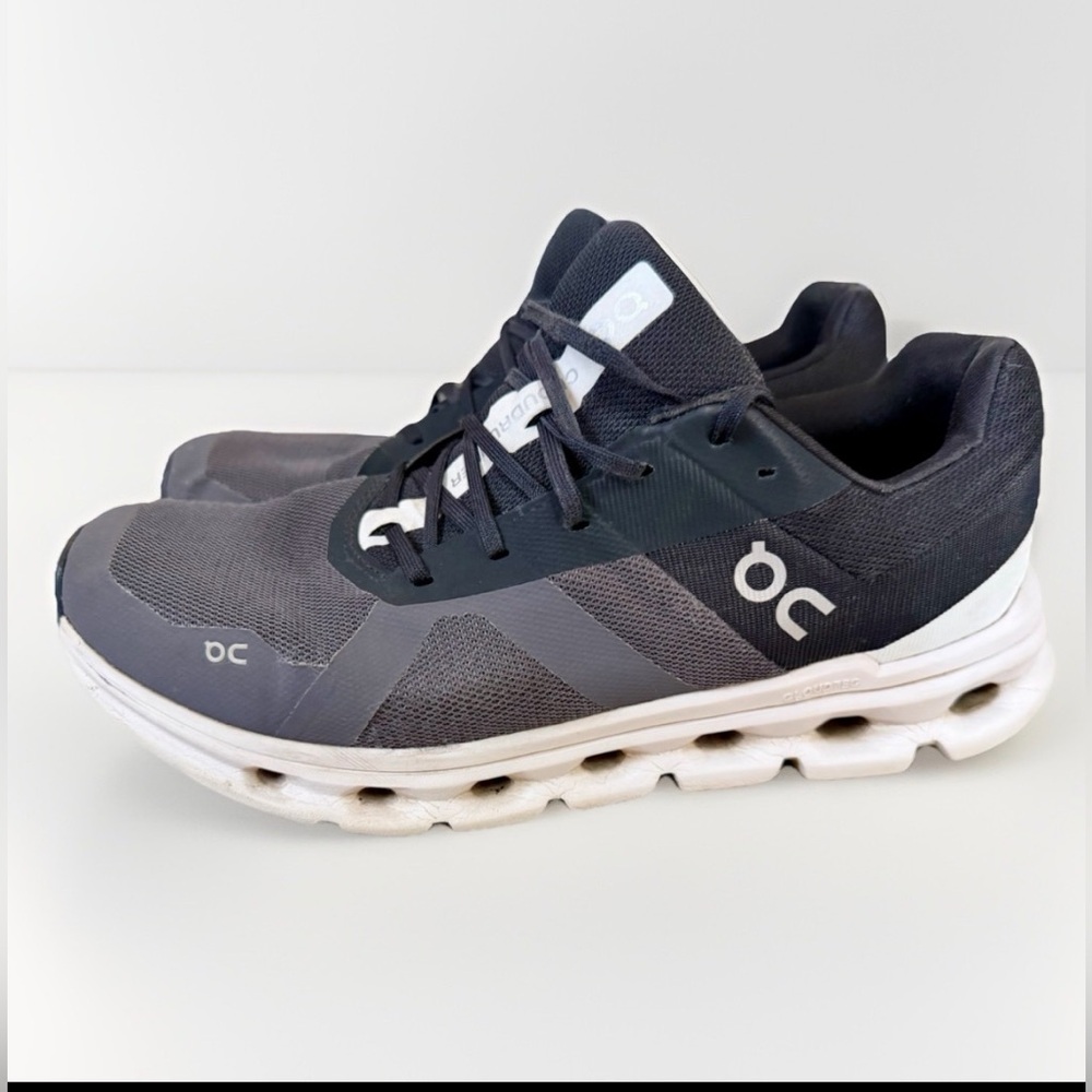 Mens 11 On Cloud Cloudrunner Shoes Eclipse/Frost … - image 1